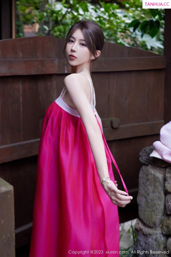 tina_甜仔  [XiuRen]高清写真图 2023.10.18 No.7522 tina_甜仔 济州岛旅拍第30张图片